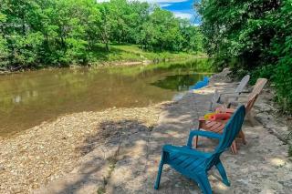 Relaxing Family-Friendly Home - Firepit, Playground & River Access - 8