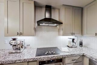 Contemporary, Dog-Friendly Townhouse with Balcony, Pool & Day Docks - 1