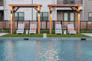 Luxury 1bedroom 1bath Tech Hub - 3