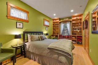 Bluebird Day - Desert Zen in Bend with 2 queens, fenced yard, fireplace, Walk everywhere! - 6