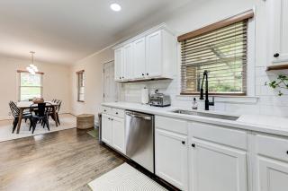 Easy Access to ATL's Best - Home w/ Yard & Deck - 3