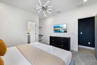 11036 Luxury 11BR Home w Cinema Game Room - 2
