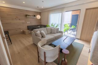 Upscale 2BR 2BA Balcony, Gym, Pool & Skydeck - 0