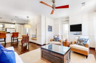 Water-View Condo with Balcony, Smart TVs, Washer/Dryer and Pool - 2