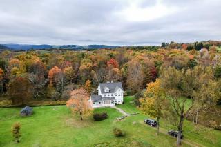 Five Acres Farm - Charm and Seclusion with 5 BR - 9