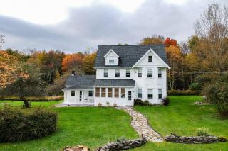 Five Acres Farm - Charm and Seclusion with 5 BR - 0