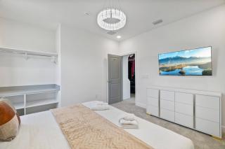 11036 Luxury 11BR Home w Cinema Game Room - 9
