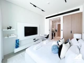 Cozy & Chic upgraded Studio with Balcony Dubai JVC - 9