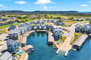 Stunning Lakefront Home with Pickleball, Shared Pool & Sand Volleyball - 7