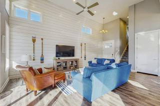 Stunning Lakefront Home with Pickleball, Shared Pool & Sand Volleyball - 4