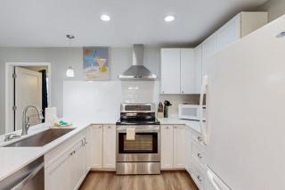 Cozy 2 Bedroom Home with Gas Grill, Patio, and Boat Parking - 3