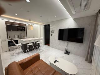 Gangnam Seocho 6 Family Suite Queen 1 Single 2 - 7