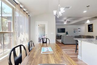 Cozy Lago Vista Home with Private Pool Table, Mile From The Stunning Lake Travis - 1