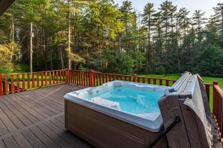 Pucky Pines - 5 mins to Bethel Woods with Hot Tub - 9