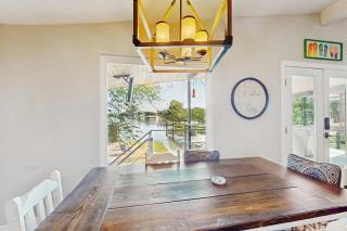 Waterfront House on Lake LBJ with Full Kitchen, Patio, Pool Table & Dog-Friendly - 3