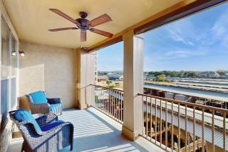 Waterfront Condo with Furnished Balcony, Central AC, & Washer/Dryer - 8