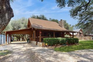 Log Home Retreat with Outdoor Entertainment Area, Lake Nearby, Deer - 9