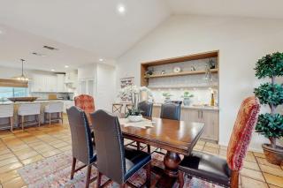Spacious Beautiful Home with Full Kitchen, Balcony and Patio, Next to Golf Course - 5