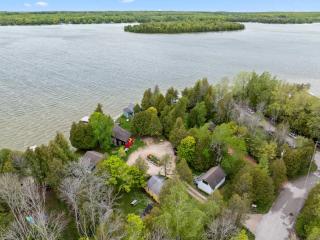 Sunset Shores - Lakeside Cabin #1 by Simple Life Rentals - 6