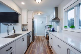 Marina Cottage by Simple Life Rentals - 5