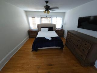 Huge 4-Bedroom Historic Home & Game Room - 7
