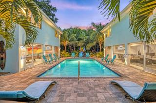 Walk to Siesta Key Beach and Village, Pool, Dock, Game Room! - 4