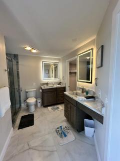 Luxury Lakefront Home with Private Dock 5BR5BA - 5