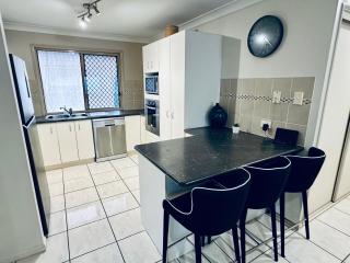 4 Bedroom Family House, Pets - Yes - 9