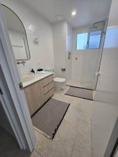 Apartment on The Strand - 2 Bed 2 Bath - 3