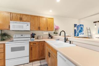 Emerald Bay Escape with Sunroom - 4