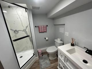 Sleek Luxurious Guest Suite in Nashua with private entrance - 1