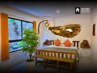 Gallery House - Artistic Villa with Plunge Pool - 3