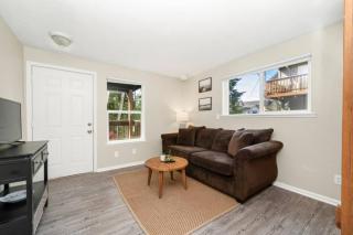 Catch & Relax Pet-Friendly Hot Tub Retreat - 1