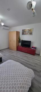 Elena Haus - 9