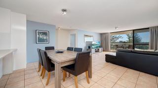 Gemini Resort 55 Stunning Ocean Views - Golden Beach - 4