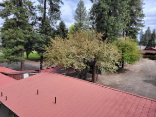 cedar village motel - 8