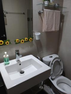 House of B&Y 101 newport blvd across terminal3 - 6
