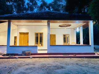 Lotus Green Hotel And Restaurant - 1