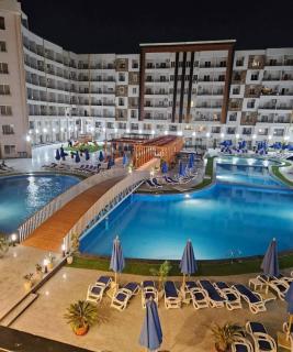 Relax Stays Tiba Golden Resort - 9