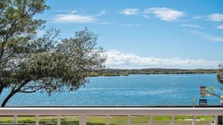 Seascape U1 Golden Beach Retreat with Ocean Views - 0