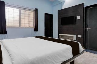 Super Hotel O Satara Bypass Formerly Sairaj Lodging - 1