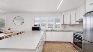Seascape U1 Golden Beach Retreat with Ocean Views - 5