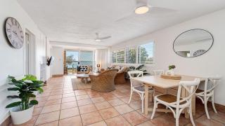 Seascape U1 Golden Beach Retreat with Ocean Views - 4