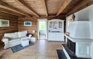 4 Bedroom Beautiful Home In Rong - 2