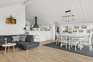 Lovely Holiday Home 350 Meters From Høll Strand - 8