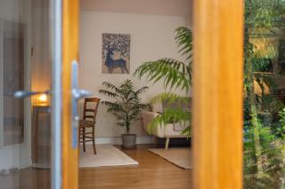 Suite Zen avec coin salon et vue sur jardin - 1