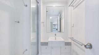 Centrepoint Unit 27 - 7