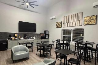 Days Inn by Wyndham Camden AR - 5