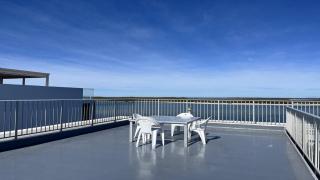 Absolute Waterfront With Rooftop! - 0