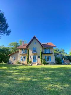 Le Baccara Lodge, véritable maison de famille avec piscine et parc - 8